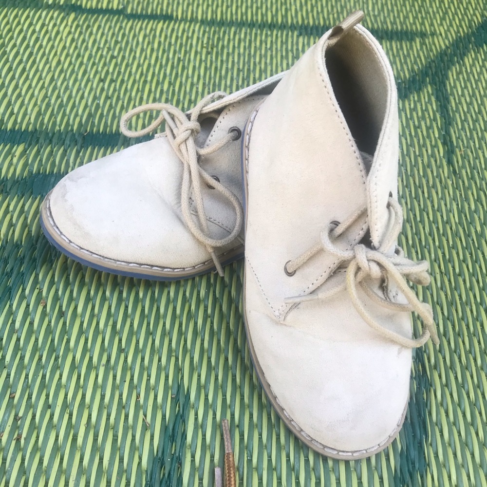 Chukka boots